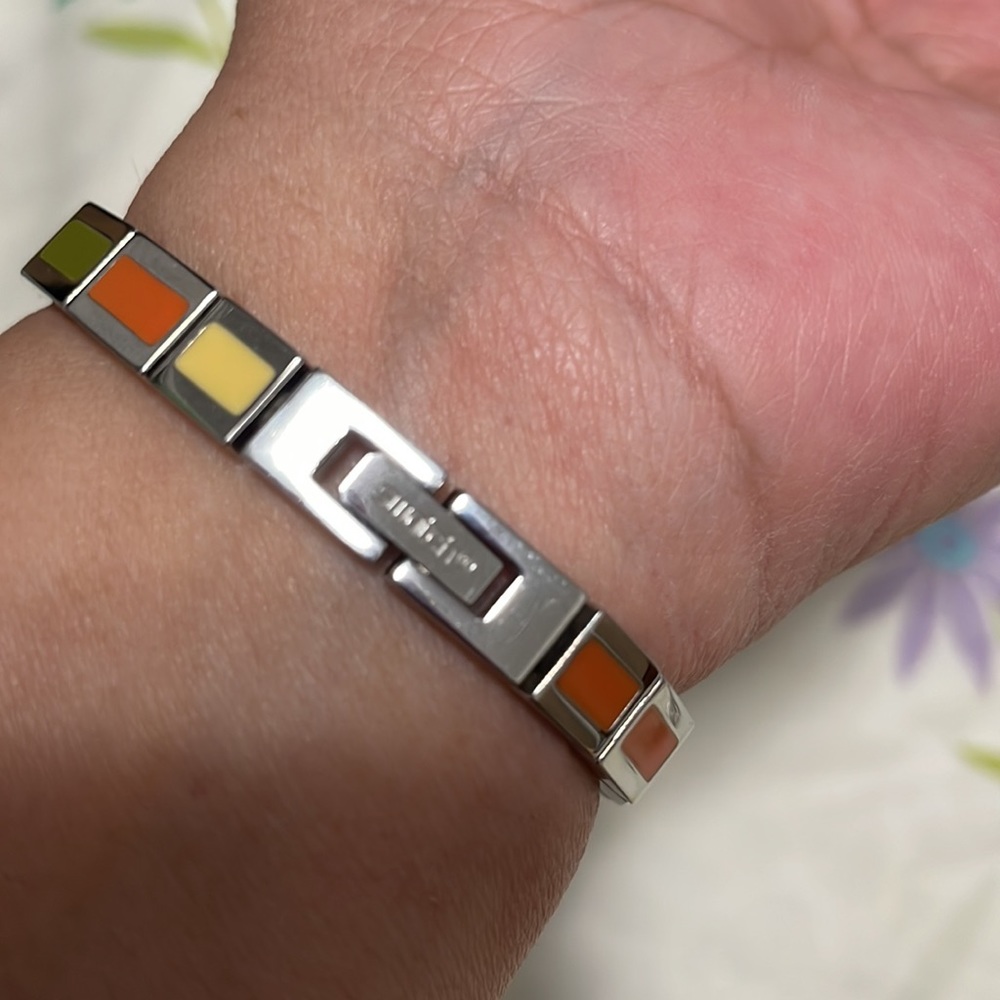Swatch - Picture 3 of 4